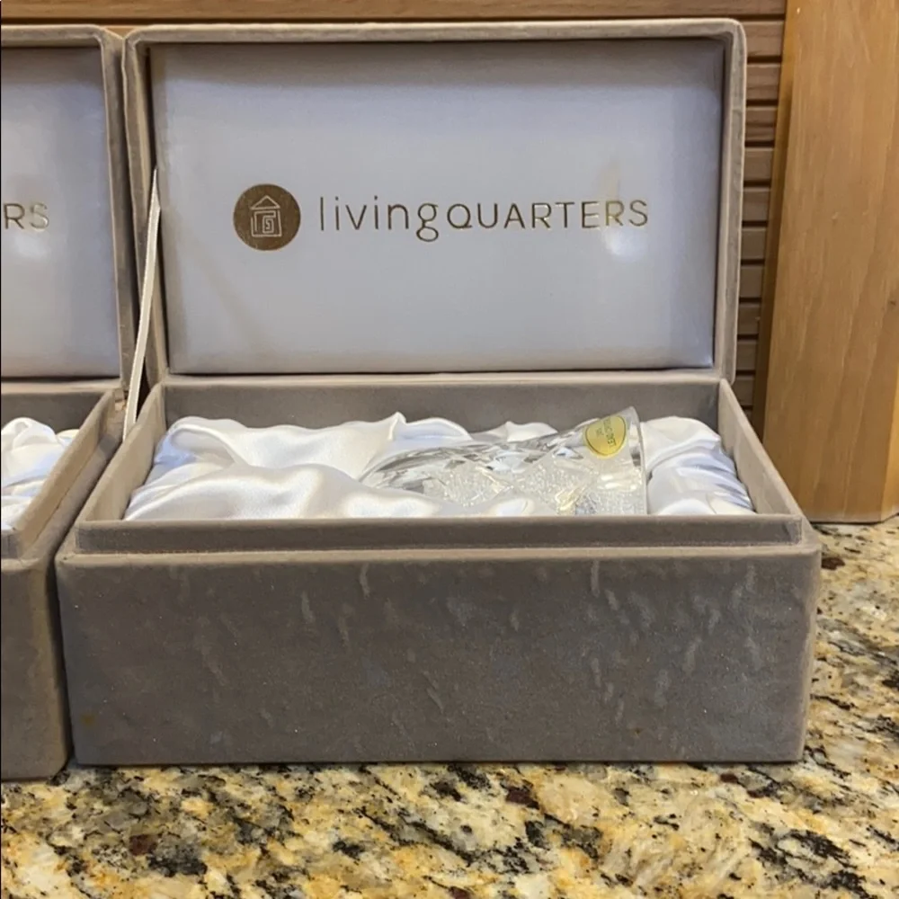 Vintage Crystal bells 1999 by Living Quarters Set 2 Guc
